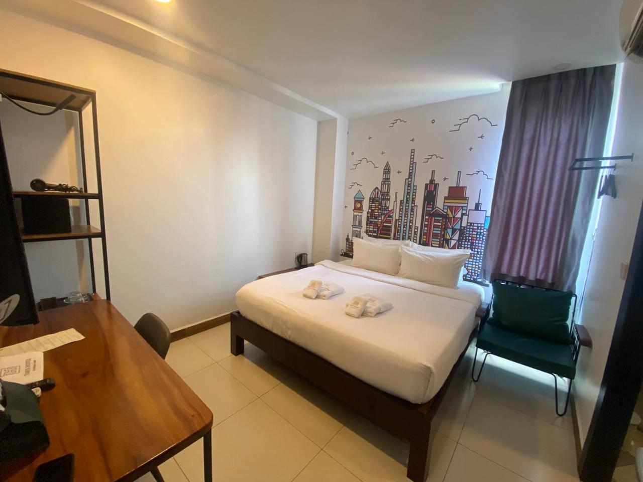 Times Hotel At Bassac Lane Phnom Penh Eksteriør bilde