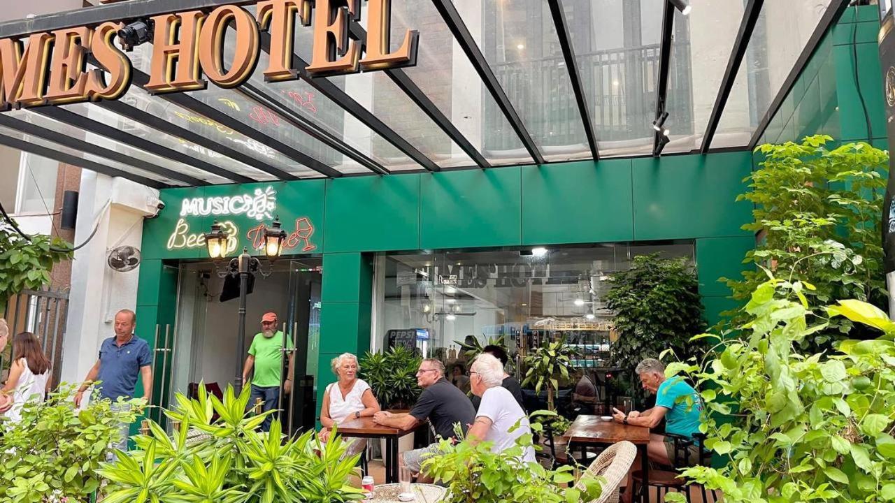 Times Hotel At Bassac Lane Phnom Penh Eksteriør bilde